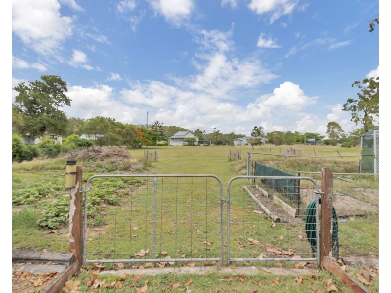 11 Bligh Street, Kilkivan QLD 4600