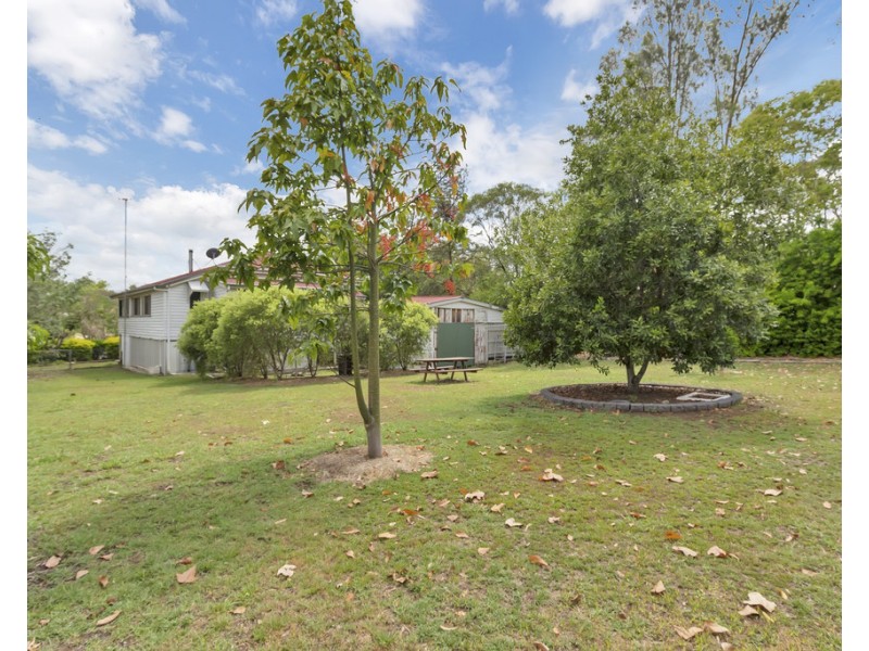 11 Bligh Street, Kilkivan QLD 4600