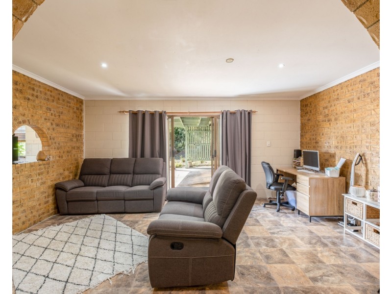 14 Araluen Terrace, Monkland QLD 4570