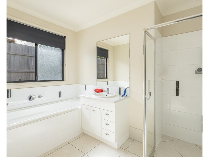 3 Parkview Close, Southside QLD 4570