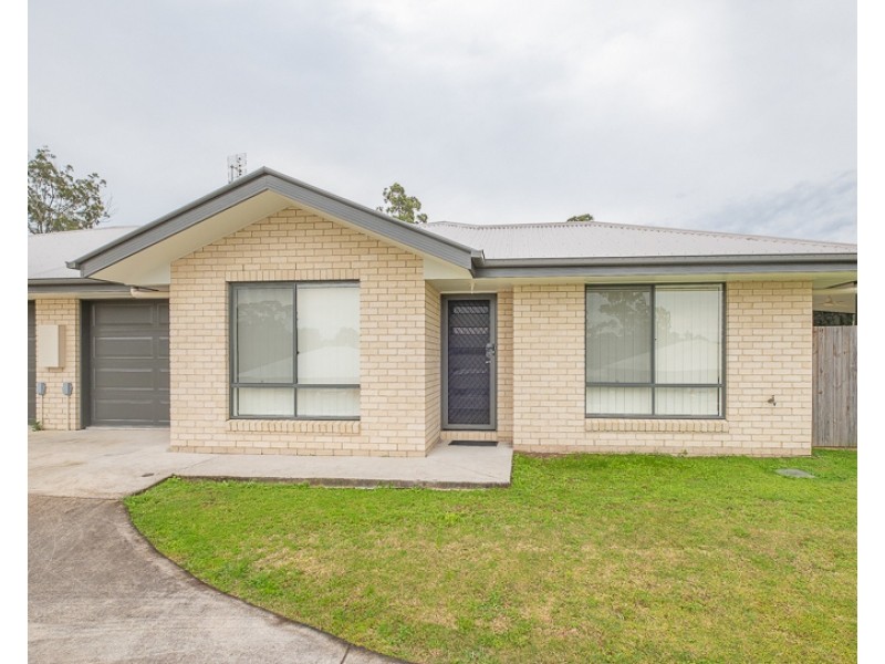 2/3 Bond Drive, Southside QLD 4570