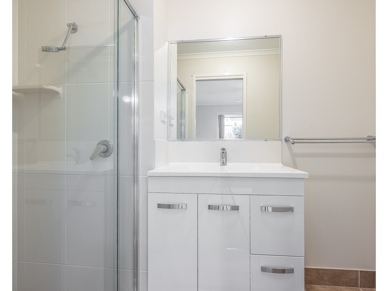 2/3 Bond Drive, Southside QLD 4570