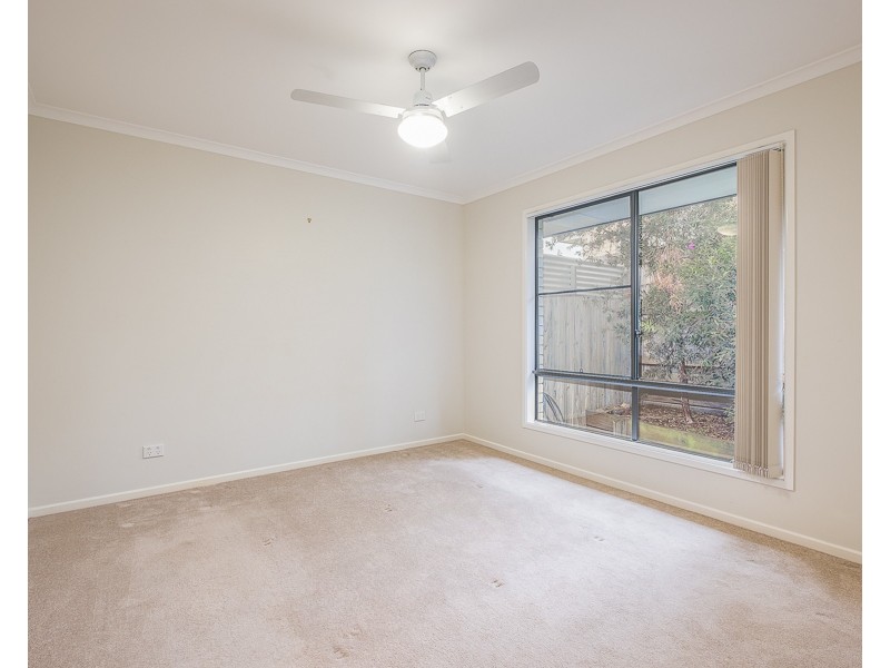 2/3 Bond Drive, Southside QLD 4570
