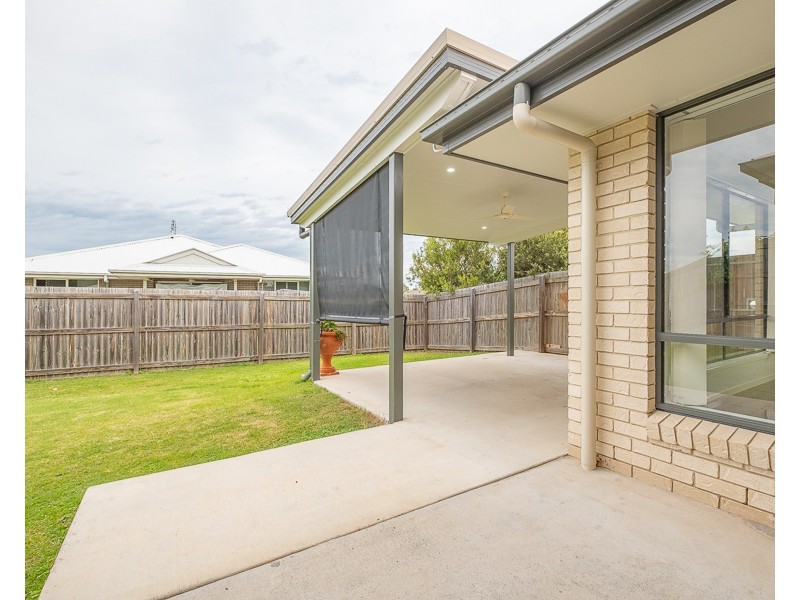 2/3 Bond Drive, Southside QLD 4570