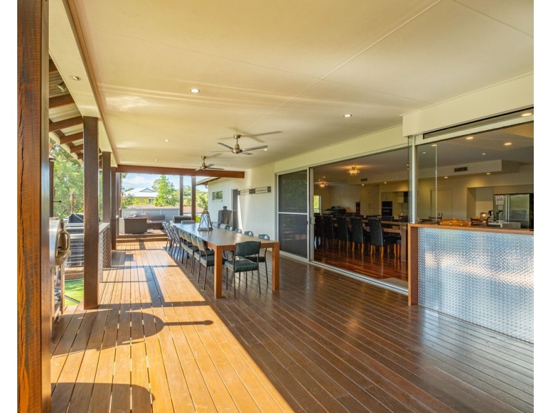 14 Deakin Court, Southside QLD 4570