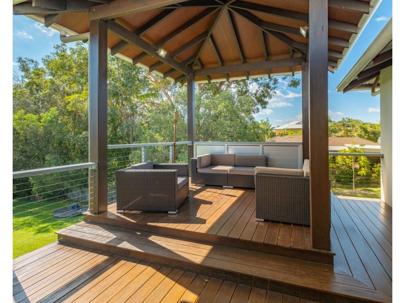 14 Deakin Court, Southside QLD 4570