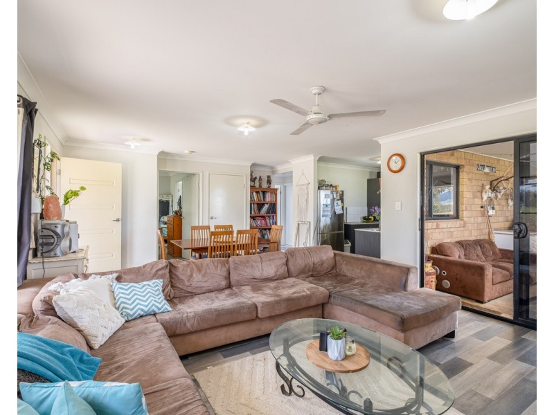 105 Barrett Road, Widgee QLD 4570