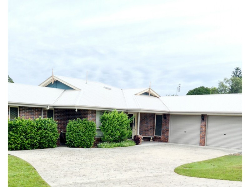 6 Mayfair Drive, Southside QLD 4570