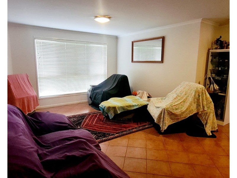 6 Mayfair Drive, Southside QLD 4570