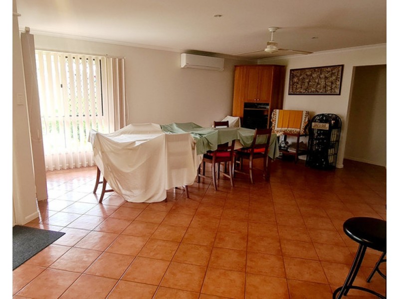 6 Mayfair Drive, Southside QLD 4570