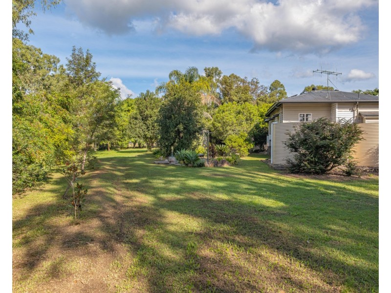 10 Webster Road, Goomboorian QLD 4570