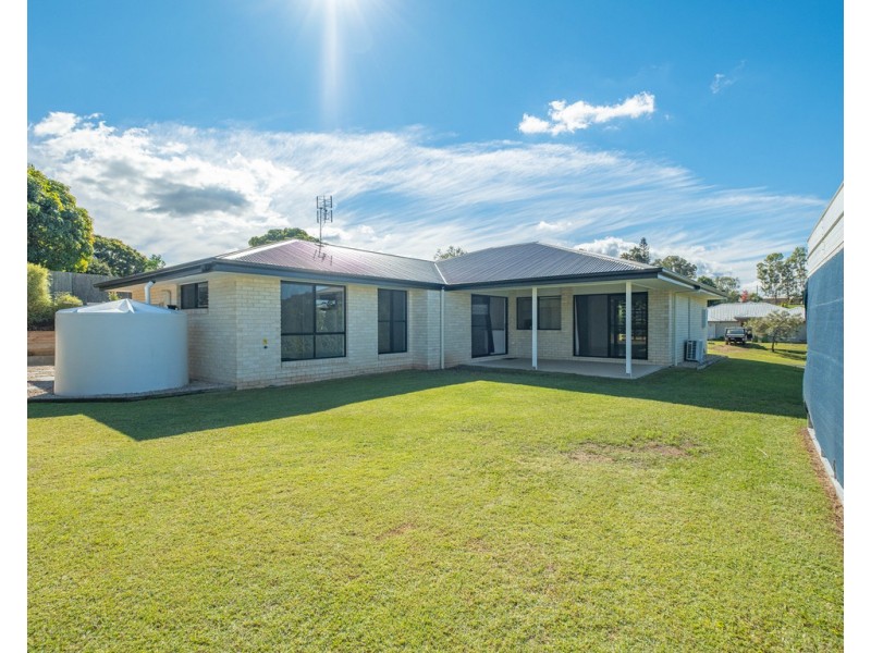 2 Gardenia Court, Southside QLD 4570