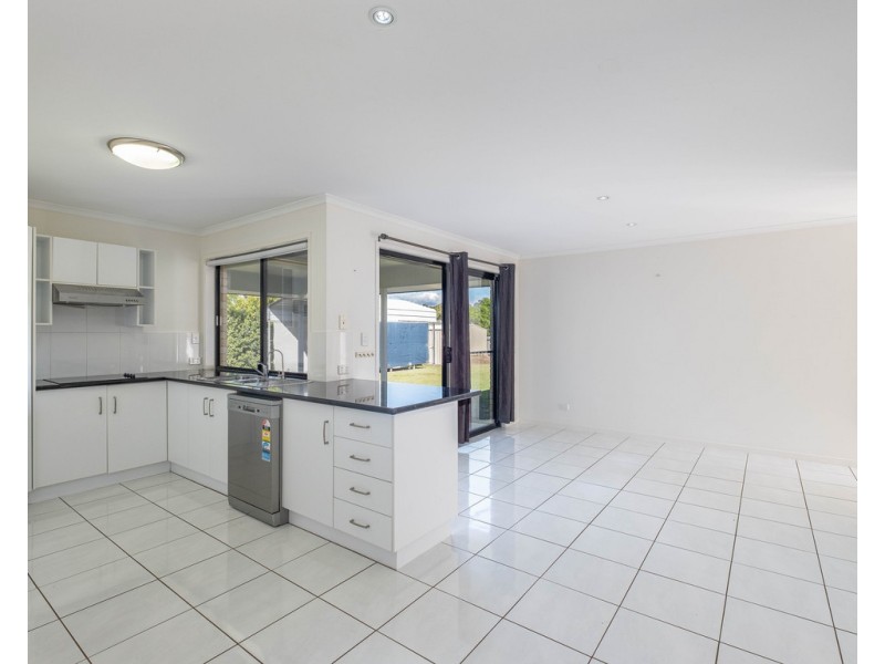 2 Gardenia Court, Southside QLD 4570
