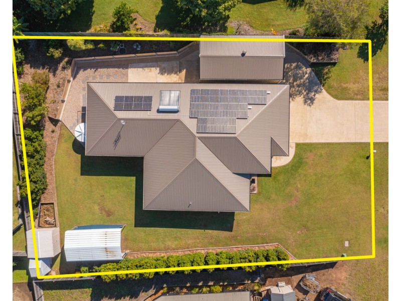 2 Gardenia Court, Southside QLD 4570
