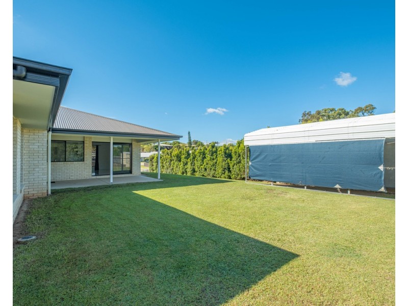 2 Gardenia Court, Southside QLD 4570