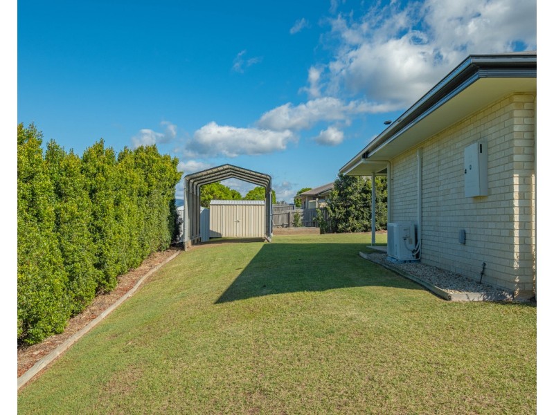 2 Gardenia Court, Southside QLD 4570