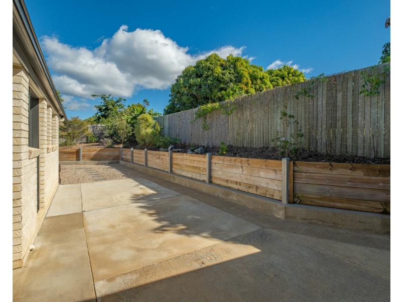 2 Gardenia Court, Southside QLD 4570