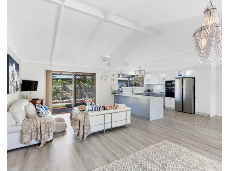 129 Gympie Road, Tin Can Bay QLD 4580