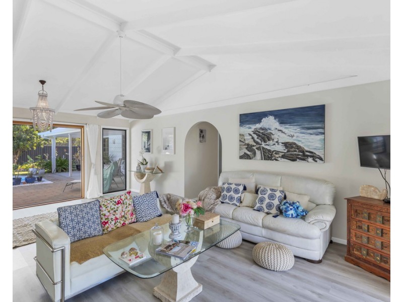 129 Gympie Road, Tin Can Bay QLD 4580