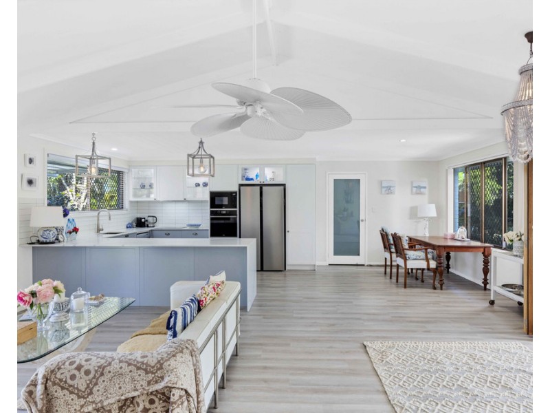 129 Gympie Road, Tin Can Bay QLD 4580