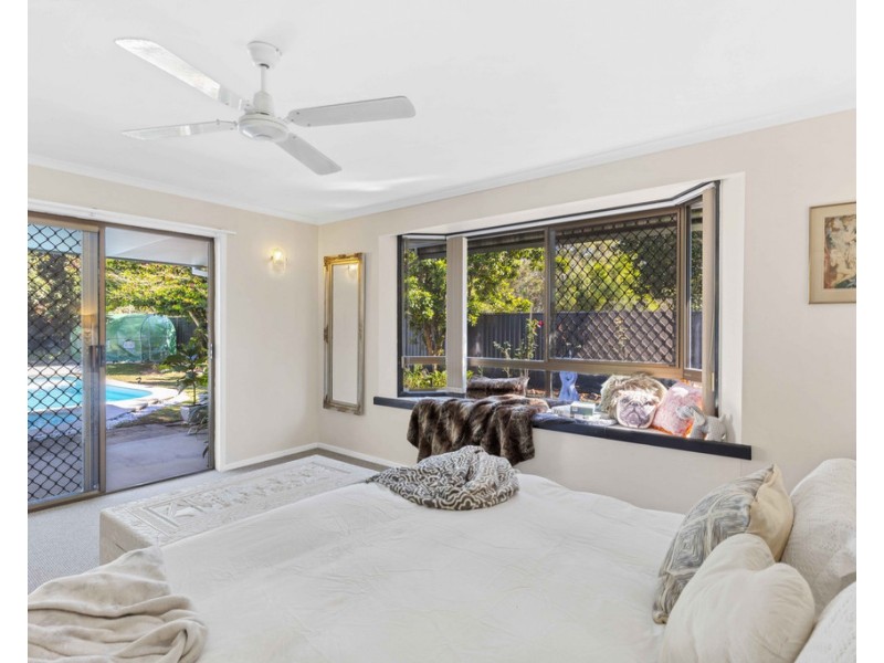 129 Gympie Road, Tin Can Bay QLD 4580