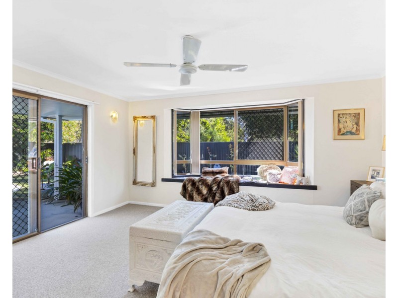 129 Gympie Road, Tin Can Bay QLD 4580