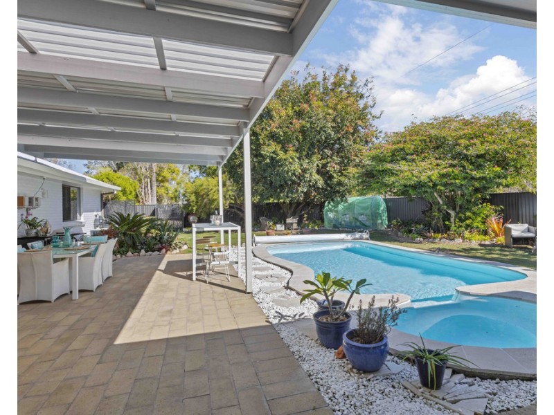 129 Gympie Road, Tin Can Bay QLD 4580