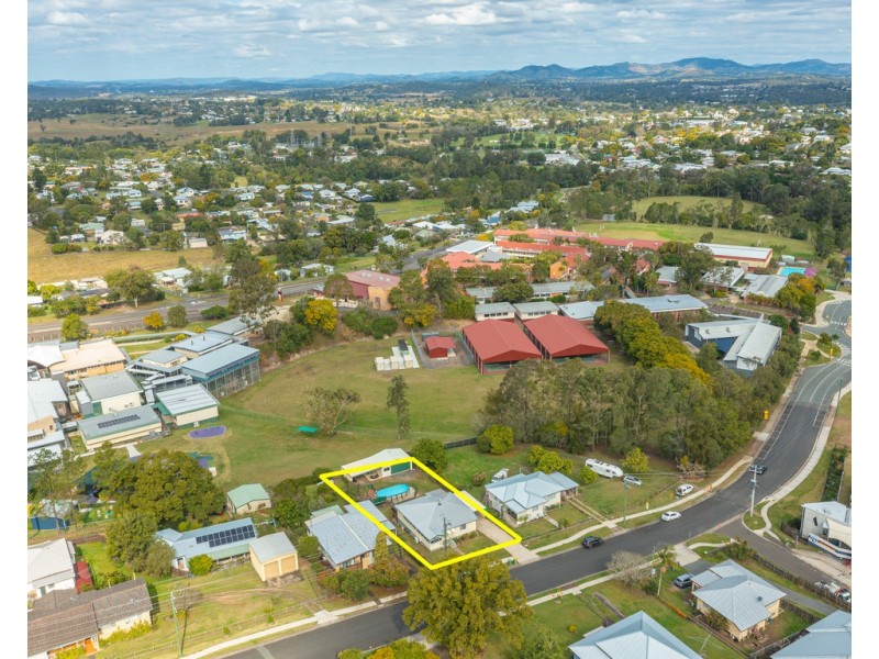 33 Everson Road, Gympie QLD 4570