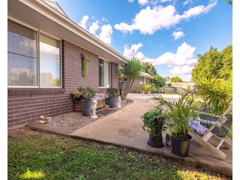 1/16 Wisteria Lane, Southside QLD 4570