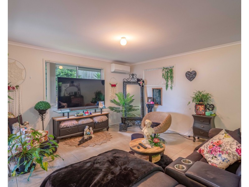 1/16 Wisteria Lane, Southside QLD 4570