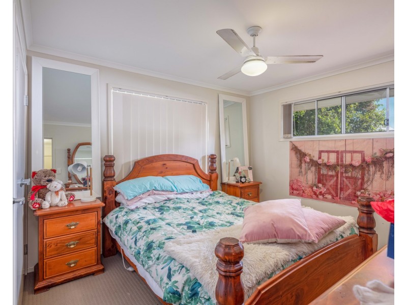 1/16 Wisteria Lane, Southside QLD 4570