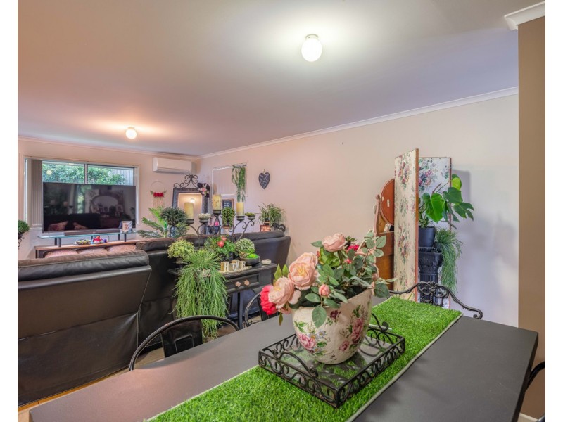 1/16 Wisteria Lane, Southside QLD 4570