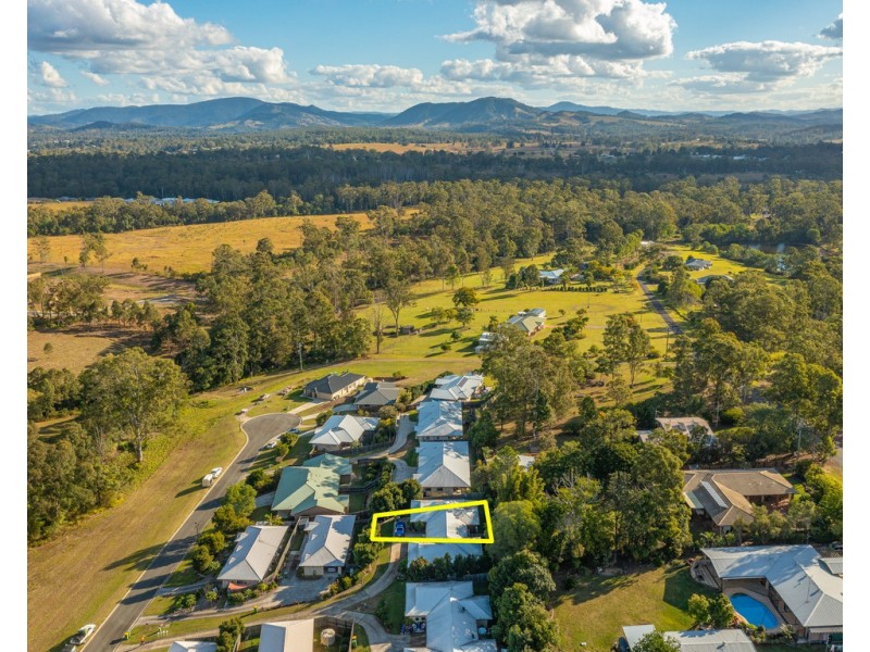 1/16 Wisteria Lane, Southside QLD 4570