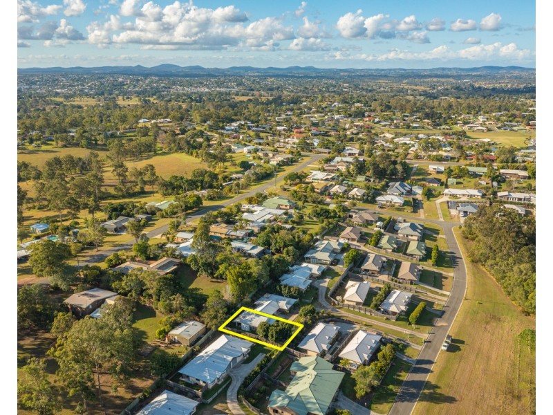 1/16 Wisteria Lane, Southside QLD 4570