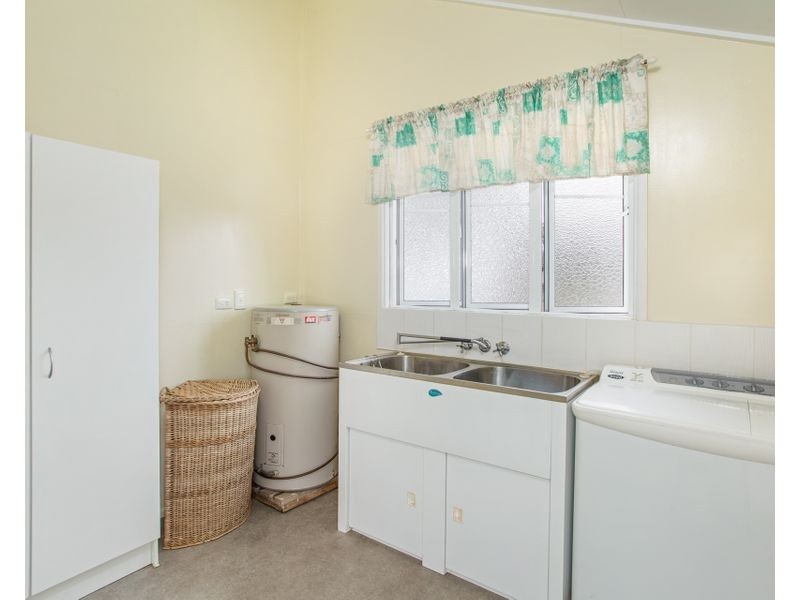 7 Gladstone Road, Torbanlea QLD 4662