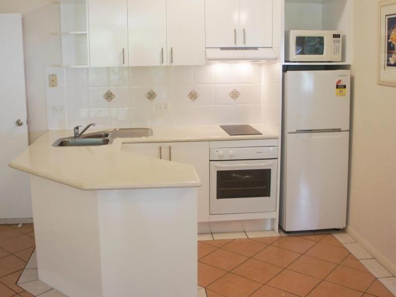 204/6 Triton St, Palm Cove QLD 4879