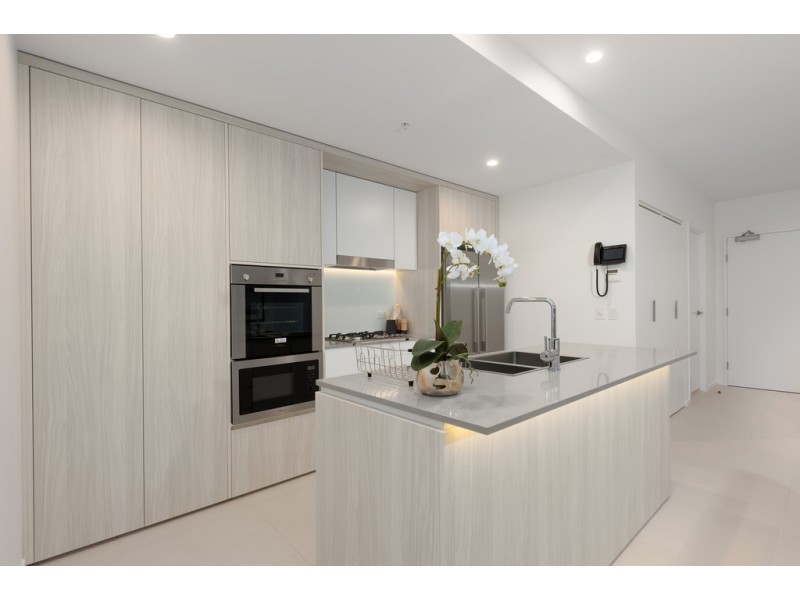 1034/123 Cavendish Rd, Coorparoo QLD 4151