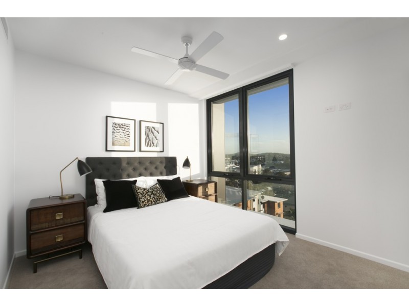 1095/123 Cavendish Rd, Coorparoo QLD 4151