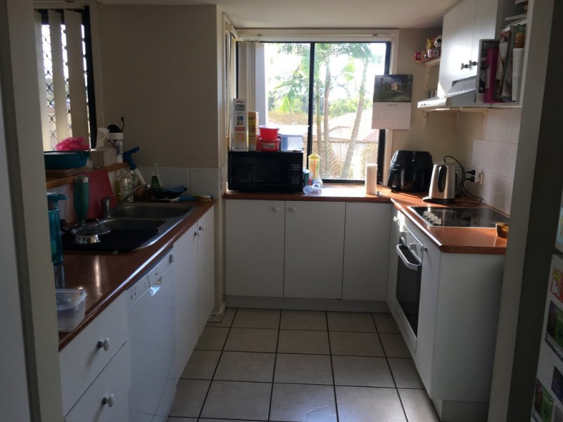 2 Gentian Drive, Arundel QLD 4214