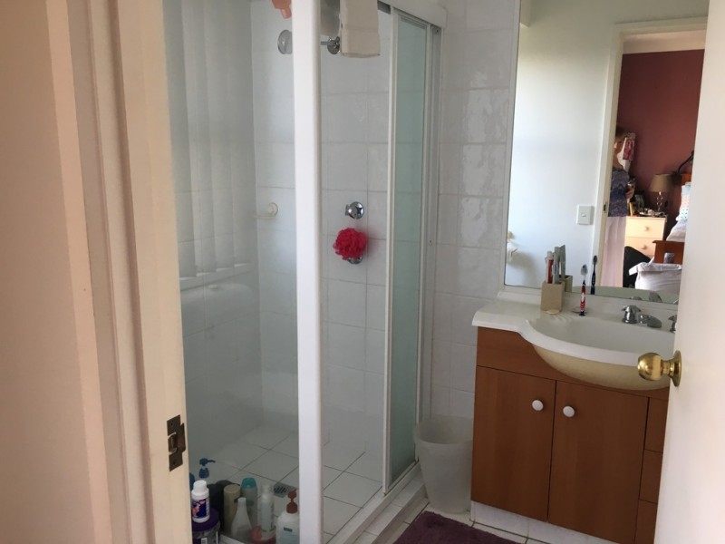 2 Gentian Drive, Arundel QLD 4214