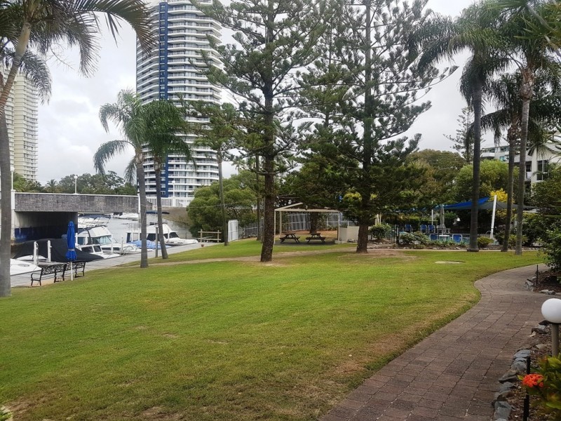 29/ 37 Bayview street, Runaway Bay QLD 4216