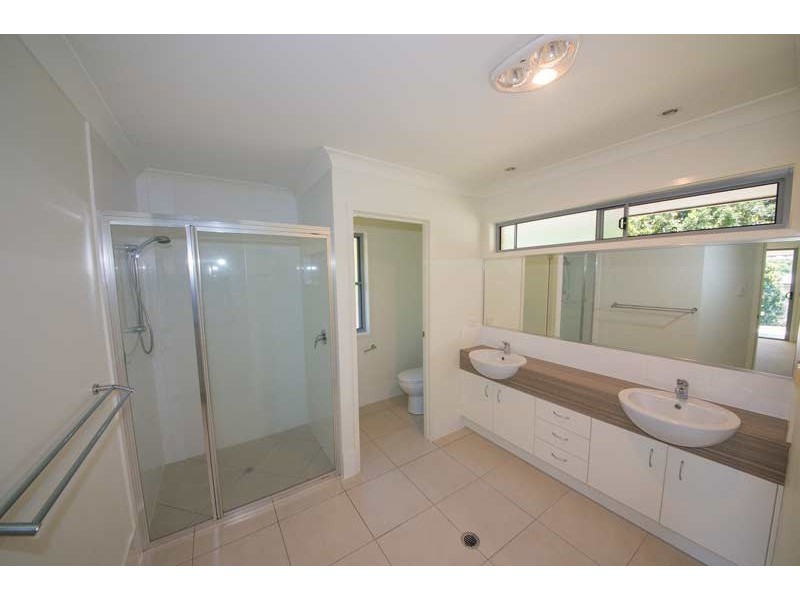 15 Bright Ct, Burnside QLD 4560