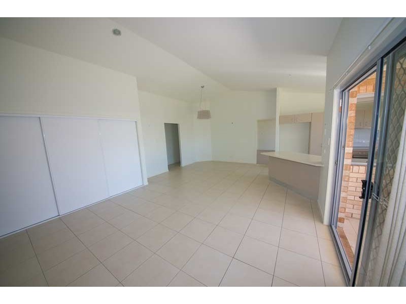 15 Bright Ct, Burnside QLD 4560