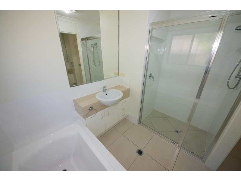 15 Bright Ct, Burnside QLD 4560