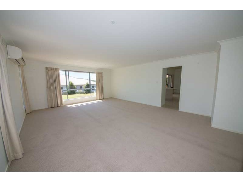 15 Bright Ct, Burnside QLD 4560