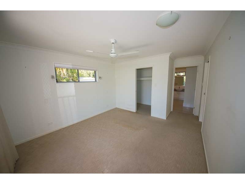 15 Bright Ct, Burnside QLD 4560