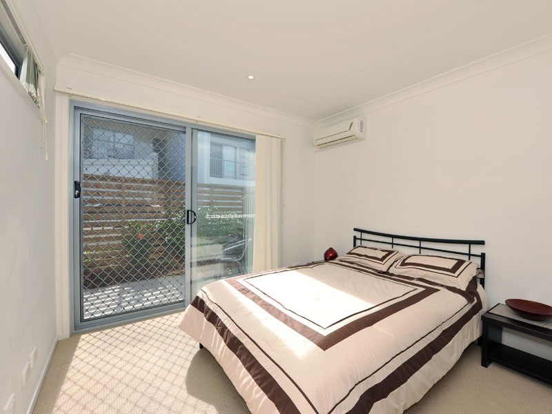 20 Fraser Street, Morningside QLD 4170