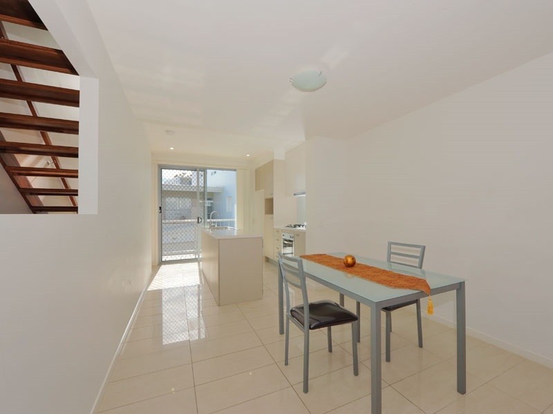 20 Fraser Street, Morningside QLD 4170