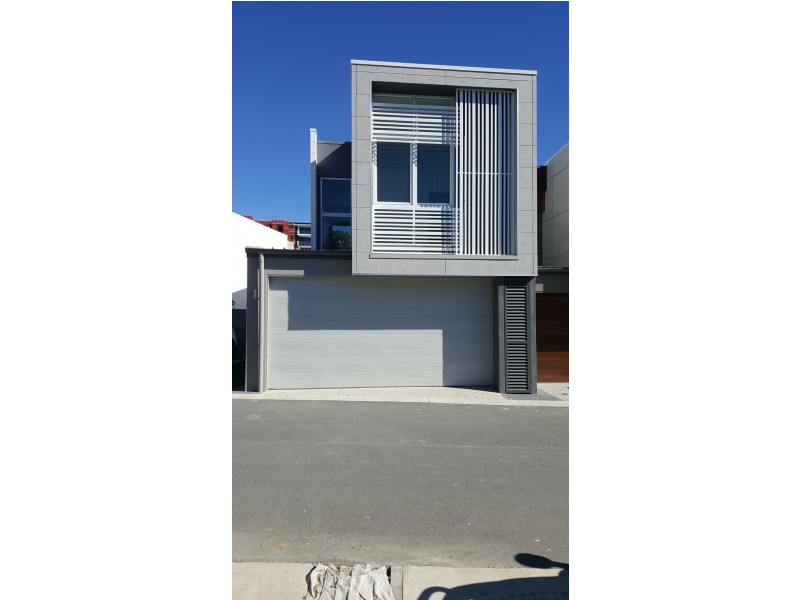 33 Brooklyn Cres, Robina QLD 4226