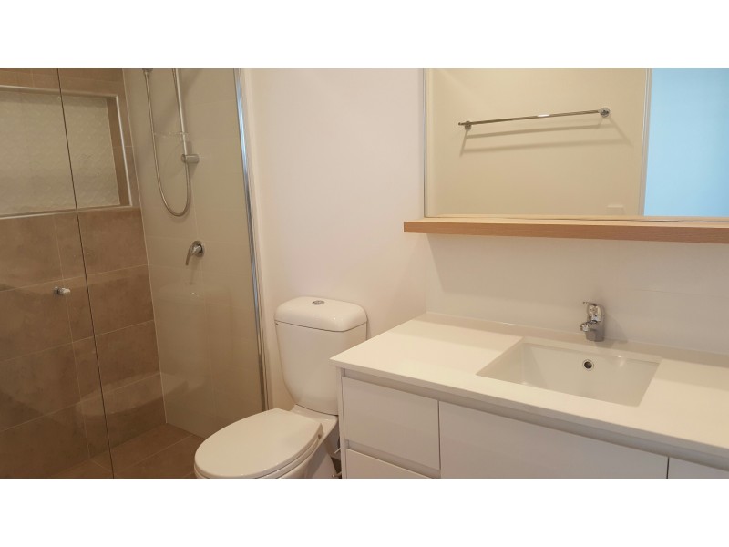 33 Brooklyn Cres, Robina QLD 4226